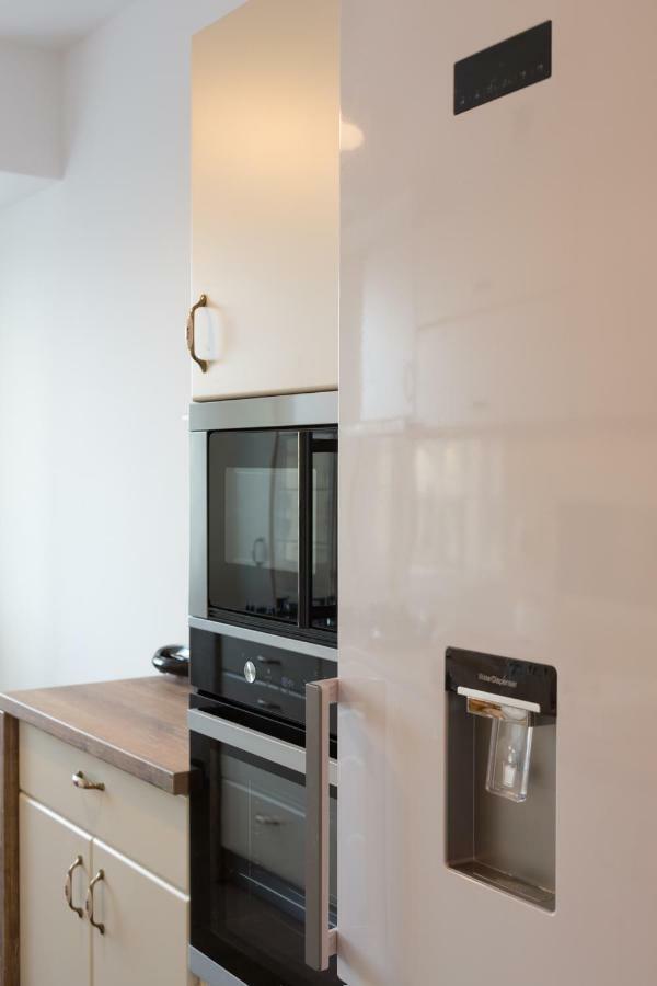 Central Luxury Flat With Terrace - Adela Accommodation - Ideal For Long Stays ブカレスト エクステリア 写真