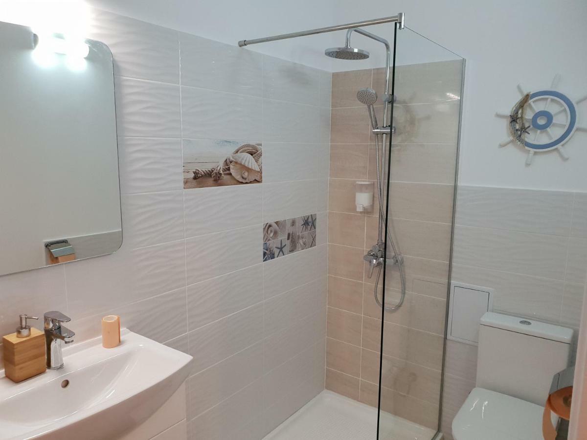 Central Luxury Flat With Terrace - Adela Accommodation - Ideal For Long Stays ブカレスト エクステリア 写真